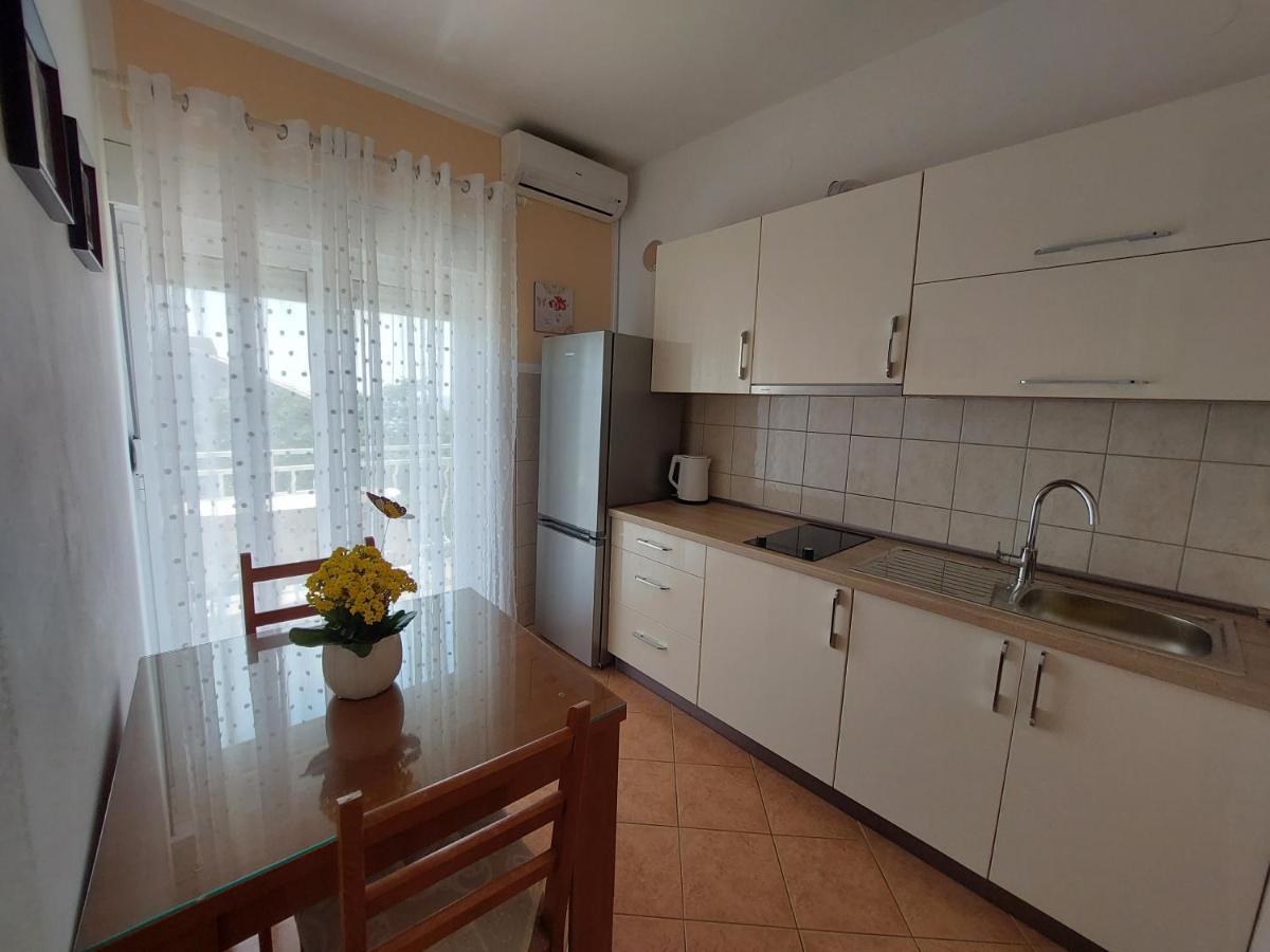 Apartments Tonci And Iris Primosten Luaran gambar
