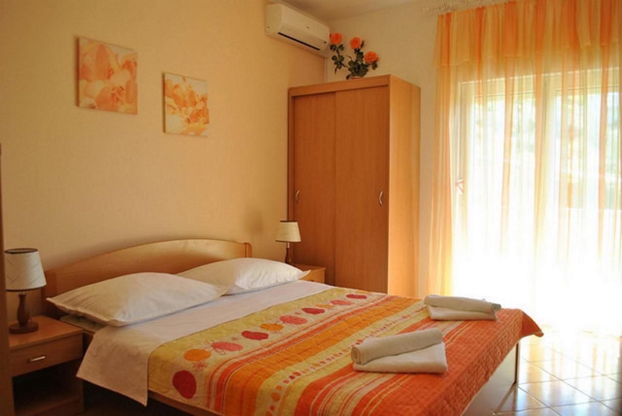 Apartments Tonci And Iris Primosten Luaran gambar