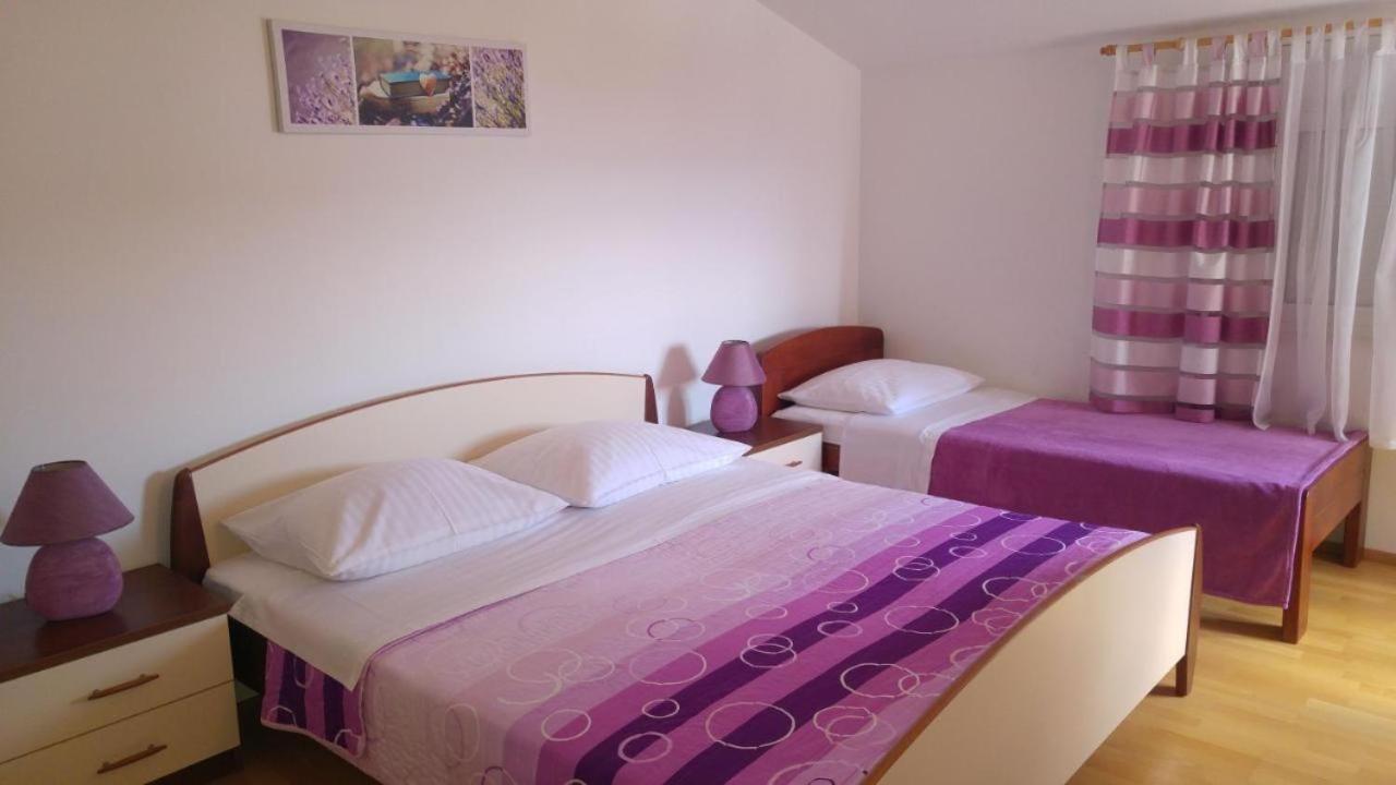 Apartments Tonci And Iris Primosten Luaran gambar