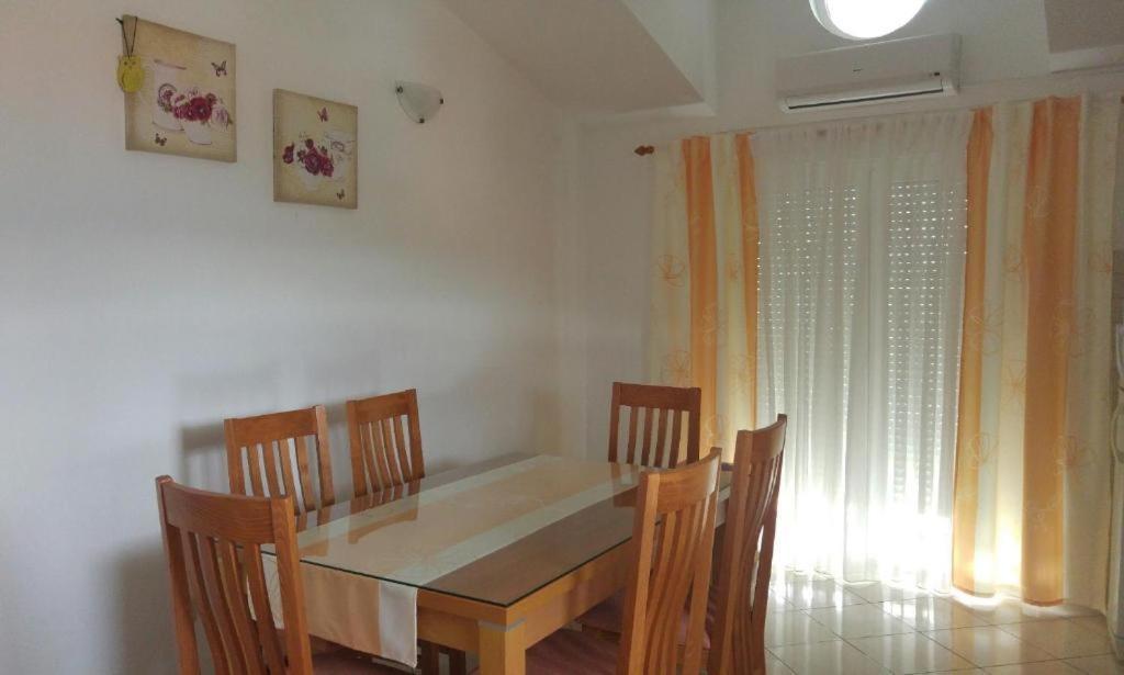 Apartments Tonci And Iris Primosten Luaran gambar