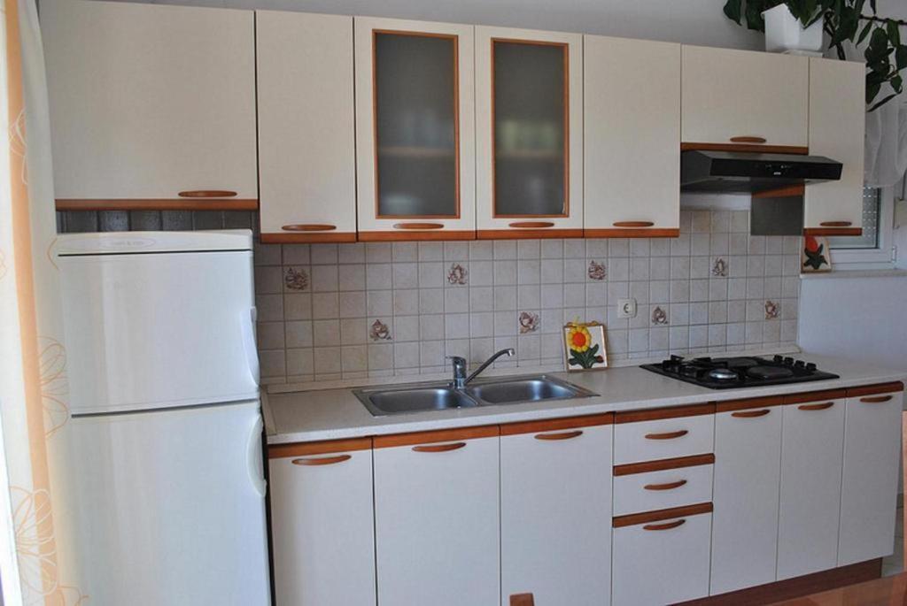 Apartments Tonci And Iris Primosten Luaran gambar