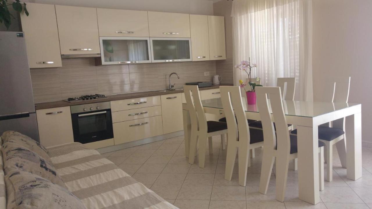 Apartments Tonci And Iris Primosten Luaran gambar
